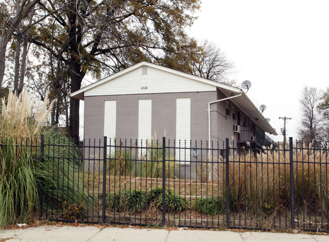 Granville Oaks in Memphis, TN - Foto de edificio - Building Photo