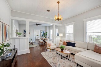 710 Woodland St in Houston, TX - Building Photo - Building Photo