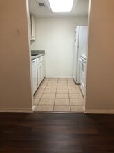 2401 Leon St, Unit 106A in Austin, TX - Foto de edificio - Building Photo