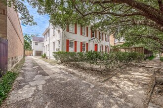 1111 Banks St in Houston, TX - Building Photo - Building Photo