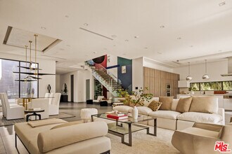 4445 Camellia Ave in Los Angeles, CA - Building Photo - Building Photo