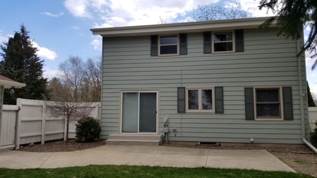 134 Chestnut Ridge Dr in Hartland, WI - Building Photo - Building Photo