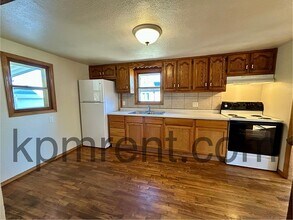 2113 Oakland Ave E in Austin, MN - Building Photo - Building Photo