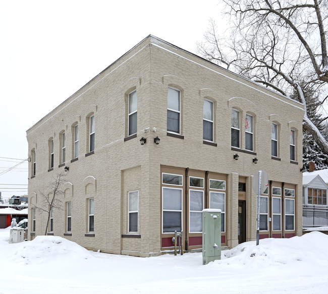 500 Sherburne Ave in St. Paul, MN - Building Photo - Building Photo