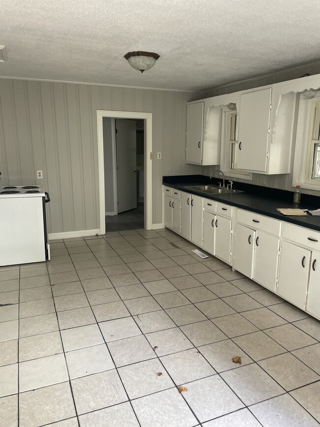145 E Walnut St, Unit 147 in Lancaster, OH - Building Photo - Building Photo