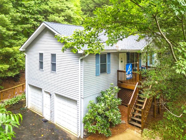 property at 9 Spruce Dr