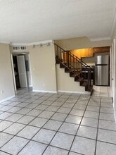 8003 W 6th Ave in Hialeah, FL - Building Photo - Building Photo