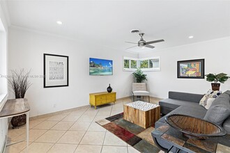 330 Grant St-Unit -3 in Hollywood, FL - Foto de edificio - Building Photo