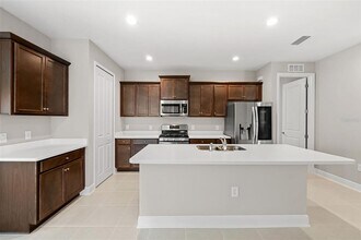 10072 Lake Wales Cir in Sarasota, FL - Building Photo - Building Photo