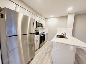 1530 Tamarack Blvd NW in Edmonton, AB - Building Photo - Building Photo