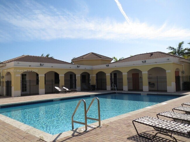 17383 NW 7th Ave in Miami Gardens, FL - Building Photo - Building Photo