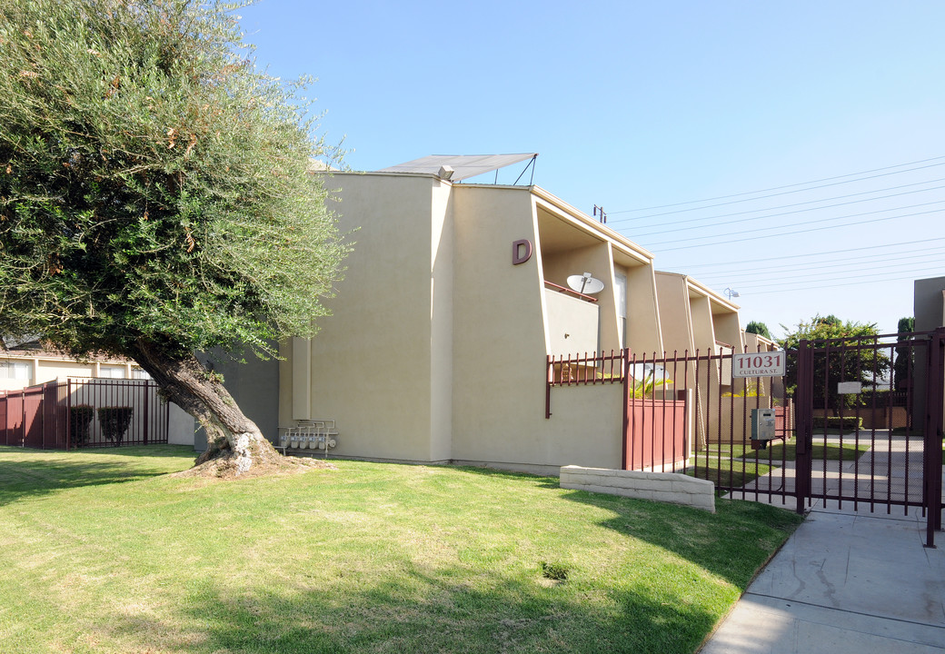 Pioneer Gardens in Santa Fe Springs, CA - Building Photo