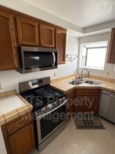 7417 Auburn Oaks Ct in Citrus Heights, CA - Building Photo - Building Photo