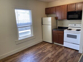 712 W Lincoln Ave in Oshkosh, WI - Foto de edificio - Building Photo