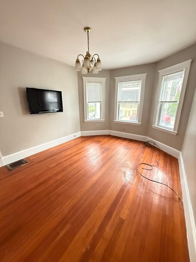 49 Saint Margaret St, Unit #1