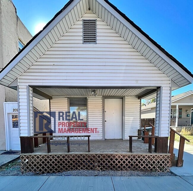 property at 147 N Grant Ave