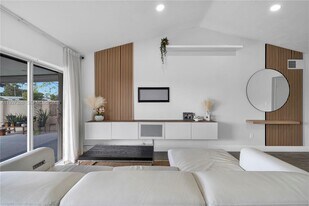 11974 SW 110th Street Cir S in Miami, FL - Building Photo