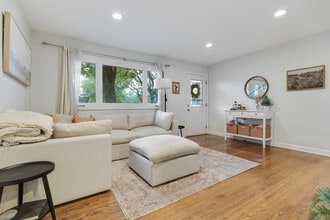 328 S 14th St in St. Charles, IL - Building Photo - Building Photo