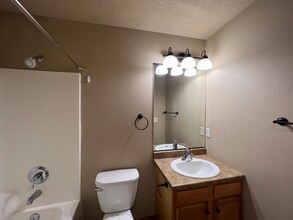 3600 W 93rd St in Sioux Falls, SD - Building Photo - Building Photo