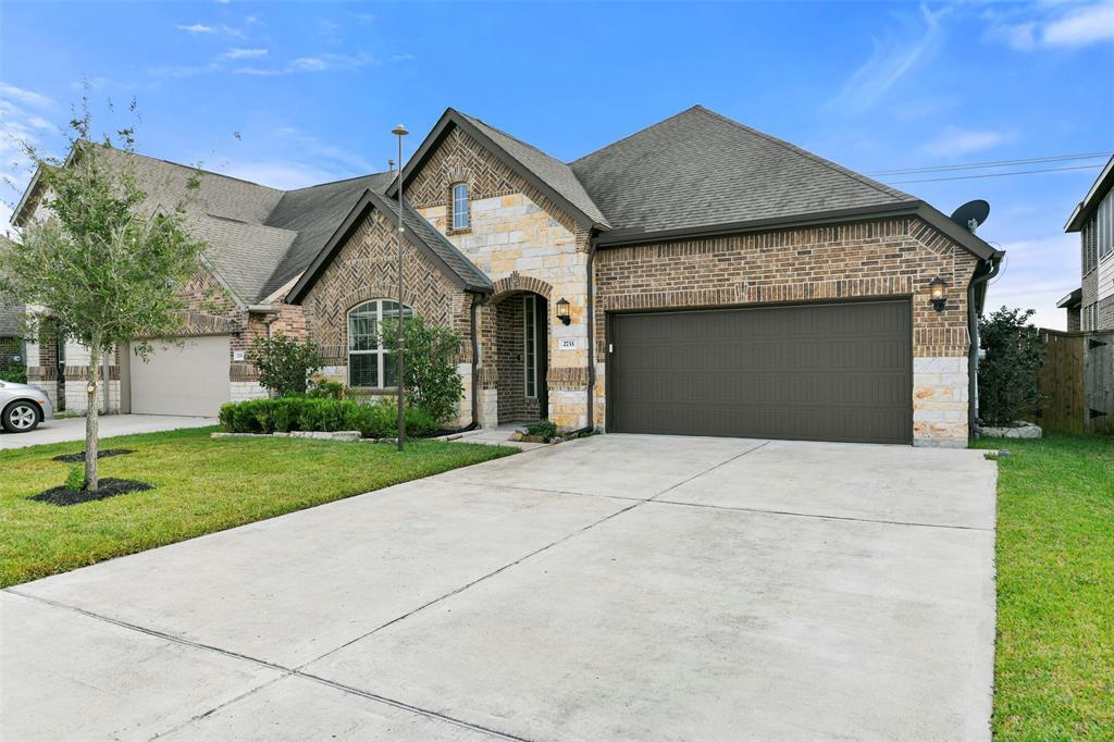 2733 Bethel Springs Ln in League City, TX - Foto de edificio