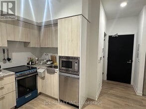 501 Yonge St in Toronto, ON - Building Photo - Building Photo