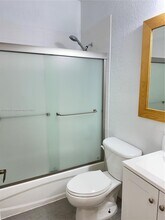 8246 NW 108th Ave in Doral, FL - Building Photo - Building Photo