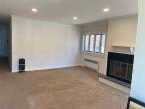 425 E Penn St in Long Beach, NY - Building Photo - Building Photo