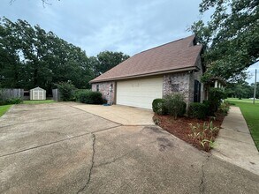 297 Old Palmetto Rd in Benton, LA - Building Photo - Building Photo