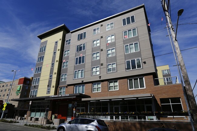 Compass on Dexter in Seattle, WA - Foto de edificio - Building Photo