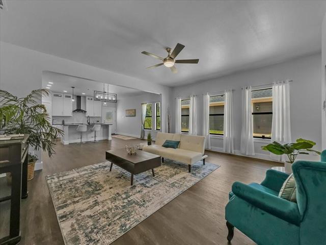 3612 Broken Bow Dr in Granbury, TX - Building Photo - Building Photo