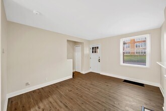 109 E Arcadia Ave in Columbus, OH - Building Photo - Building Photo