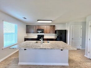 4703 Windsor Park Ln in Callaway, FL - Building Photo - Building Photo