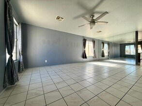7945 Hollow Pine St in Las Vegas, NV - Building Photo - Building Photo