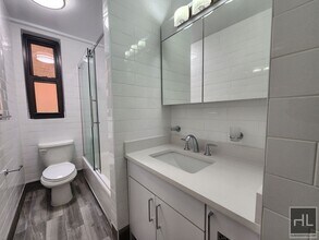 FIFTH AVENUE, Unit 5F in New York, NY - Building Photo - Building Photo