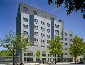 Malcolm Shabazz Court in New York, NY - Foto de edificio - Building Photo