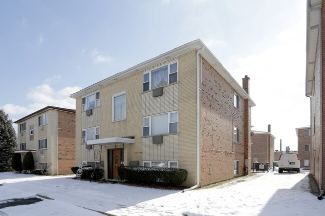 9205 Sally Ln in Schiller Park, IL - Building Photo - Building Photo