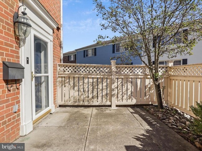 1627 N Van Dorn St in Alexandria, VA - Building Photo - Building Photo