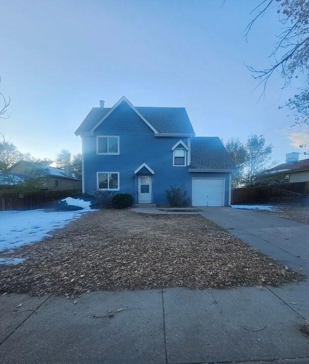 3408 Hunterwood Dr in Colorado Springs, CO - Foto de edificio