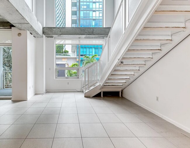 3250 NE 1st Ave, Unit 312 in Miami, FL - Building Photo - Building Photo