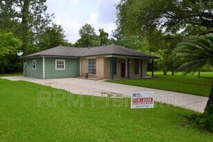 1857 Theron Dr in Baton Rouge, LA - Building Photo