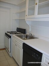 22 Chauncey St, Unit 23 in Watertown, MA - Foto de edificio - Building Photo