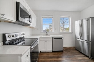 276 Fayette St in Quincy, MA - Building Photo - Building Photo