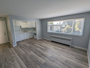 Prince George Queensway Apartments in Prince George, BC - Building Photo - Building Photo