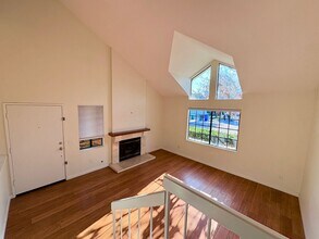 810 Bluewater Rd in Carlsbad, CA - Building Photo - Building Photo