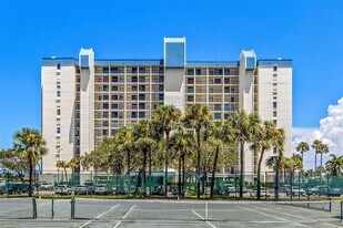 9495 Blind Pass Rd, Unit 202 in St Pete Beach, FL - Building Photo