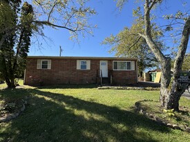 1238 Pleasant View Dr in Cookeville, TN - Building Photo