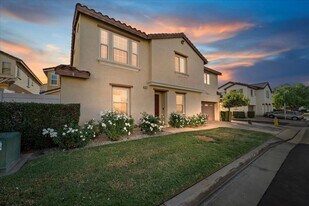 1434 Bittersweet Dr in Beaumont, CA - Building Photo
