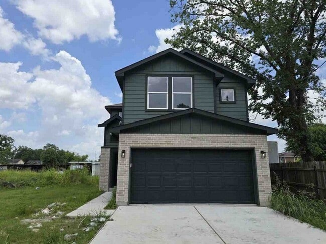property at 15565 Kurt Dr
