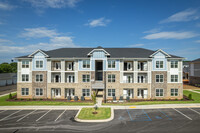 The One at Spartanburg in Spartanburg, SC - Foto de edificio - Building Photo