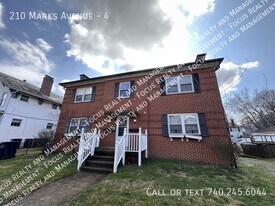 210 Marks Ave in Lancaster, OH - Building Photo